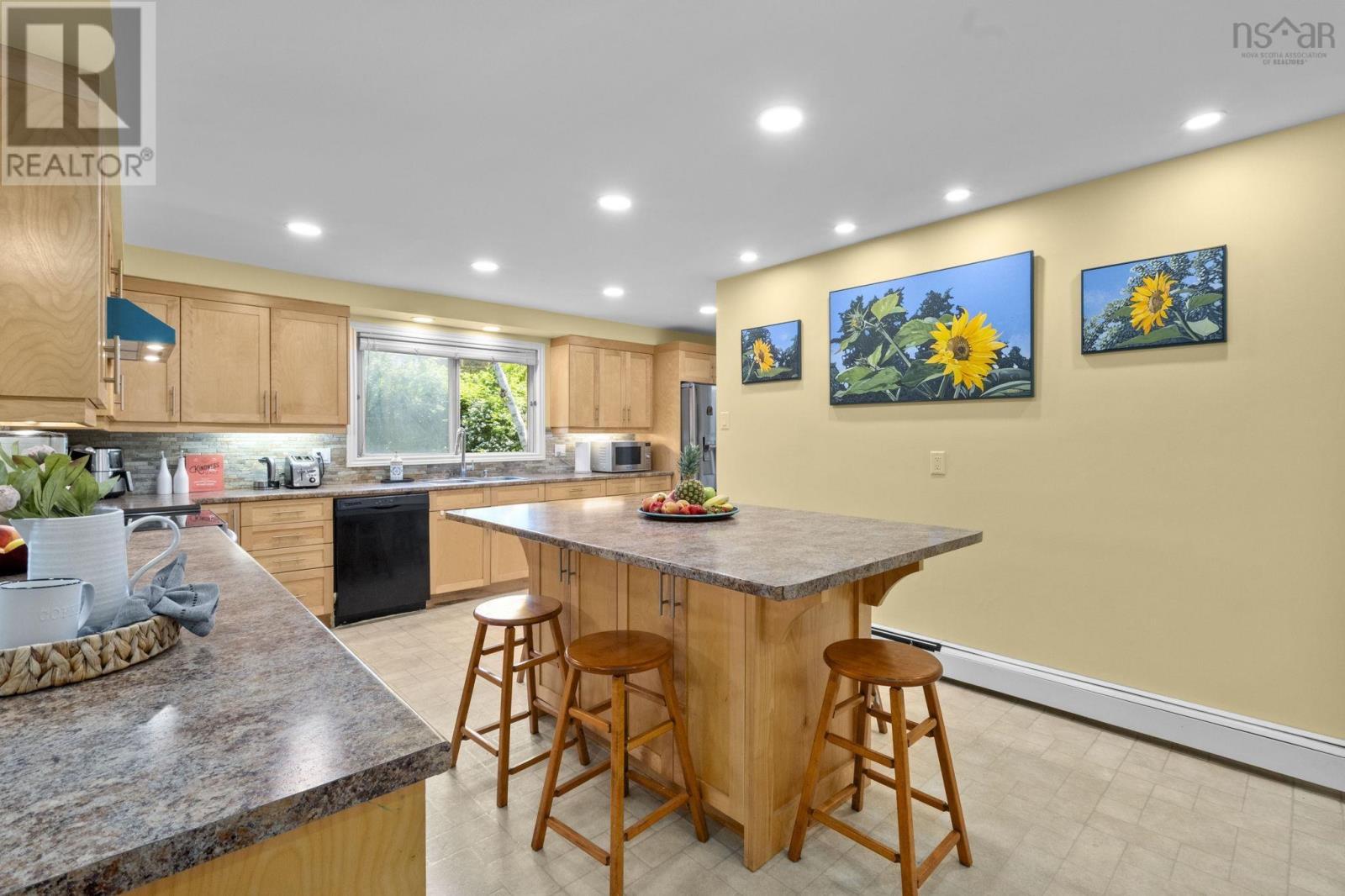 22 Northcliffe Lane Property Photo 10
