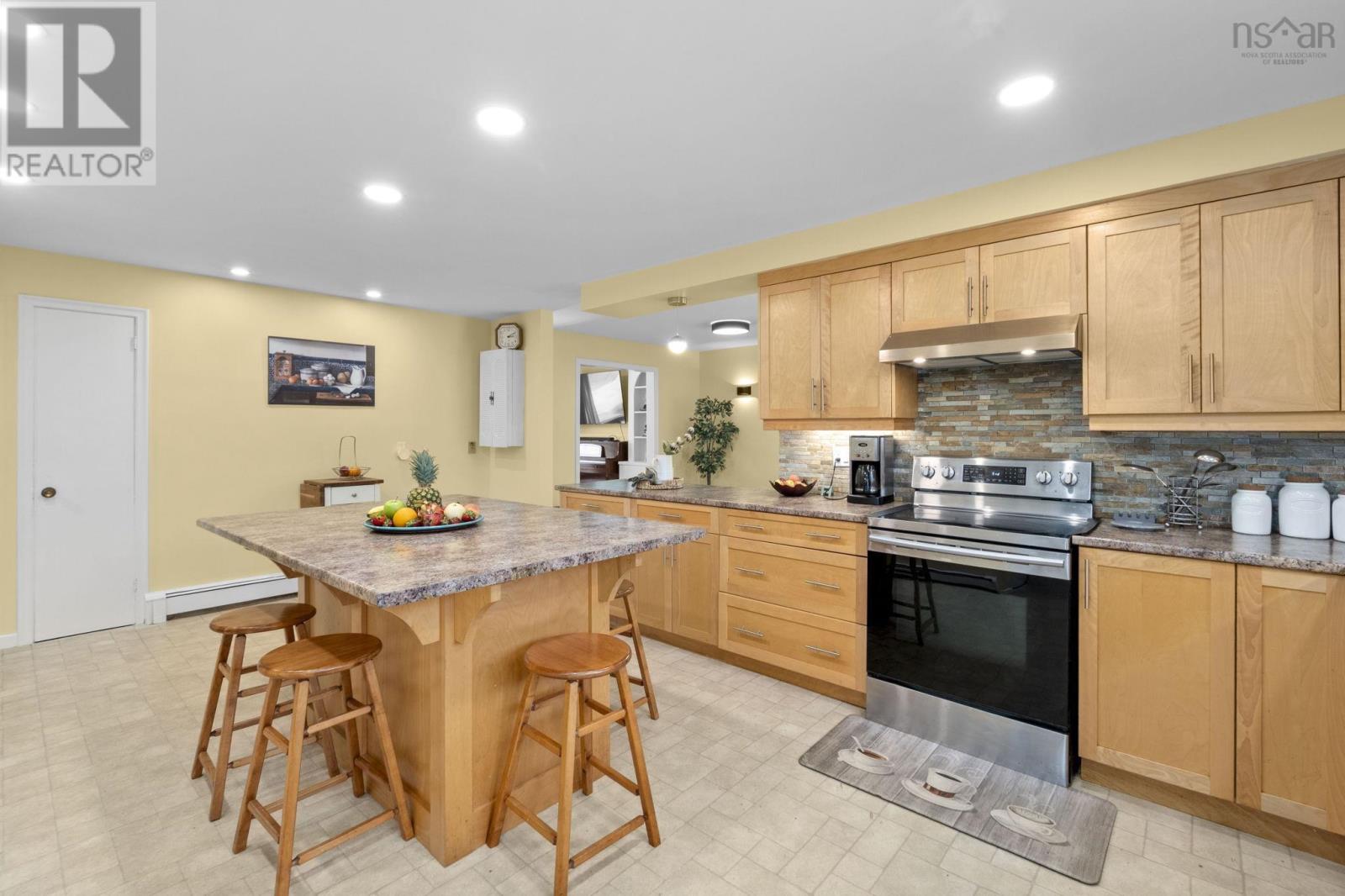 22 Northcliffe Lane Property Photo 12