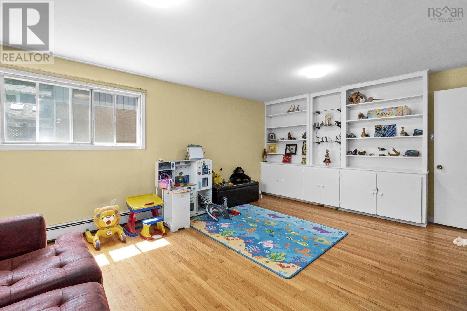 22 Northcliffe Lane Property Photo 15