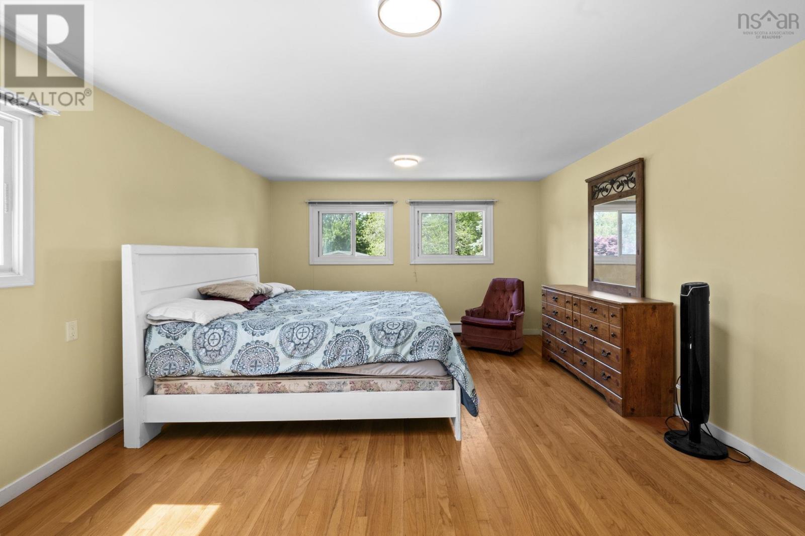 22 Northcliffe Lane Property Photo 19