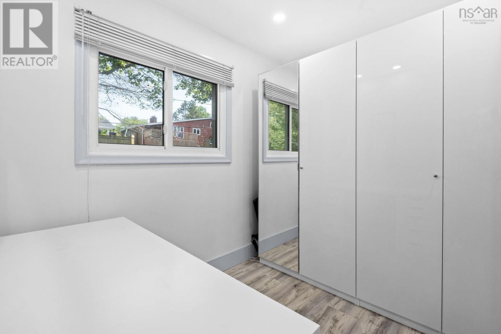 22 Northcliffe Lane Property Photo 20