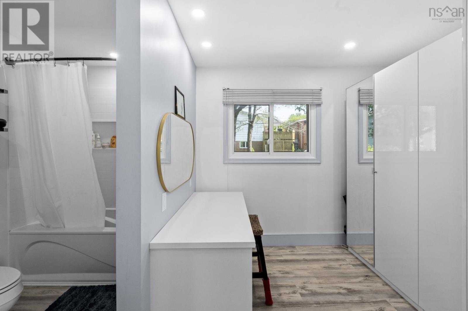 22 Northcliffe Lane Property Photo 21