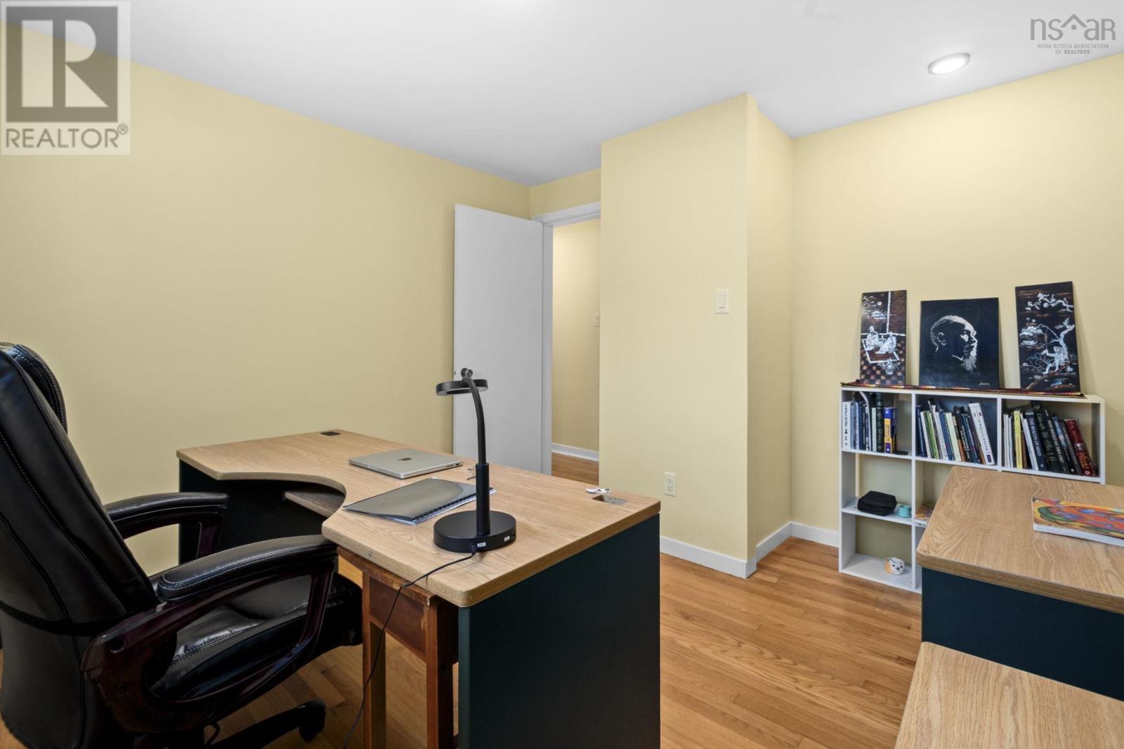 22 Northcliffe Lane Property Photo 28