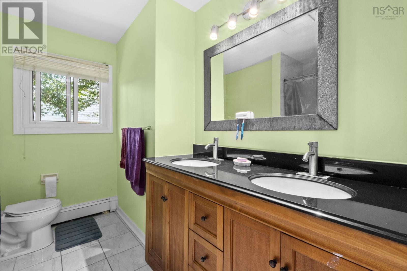 22 Northcliffe Lane Property Photo 31