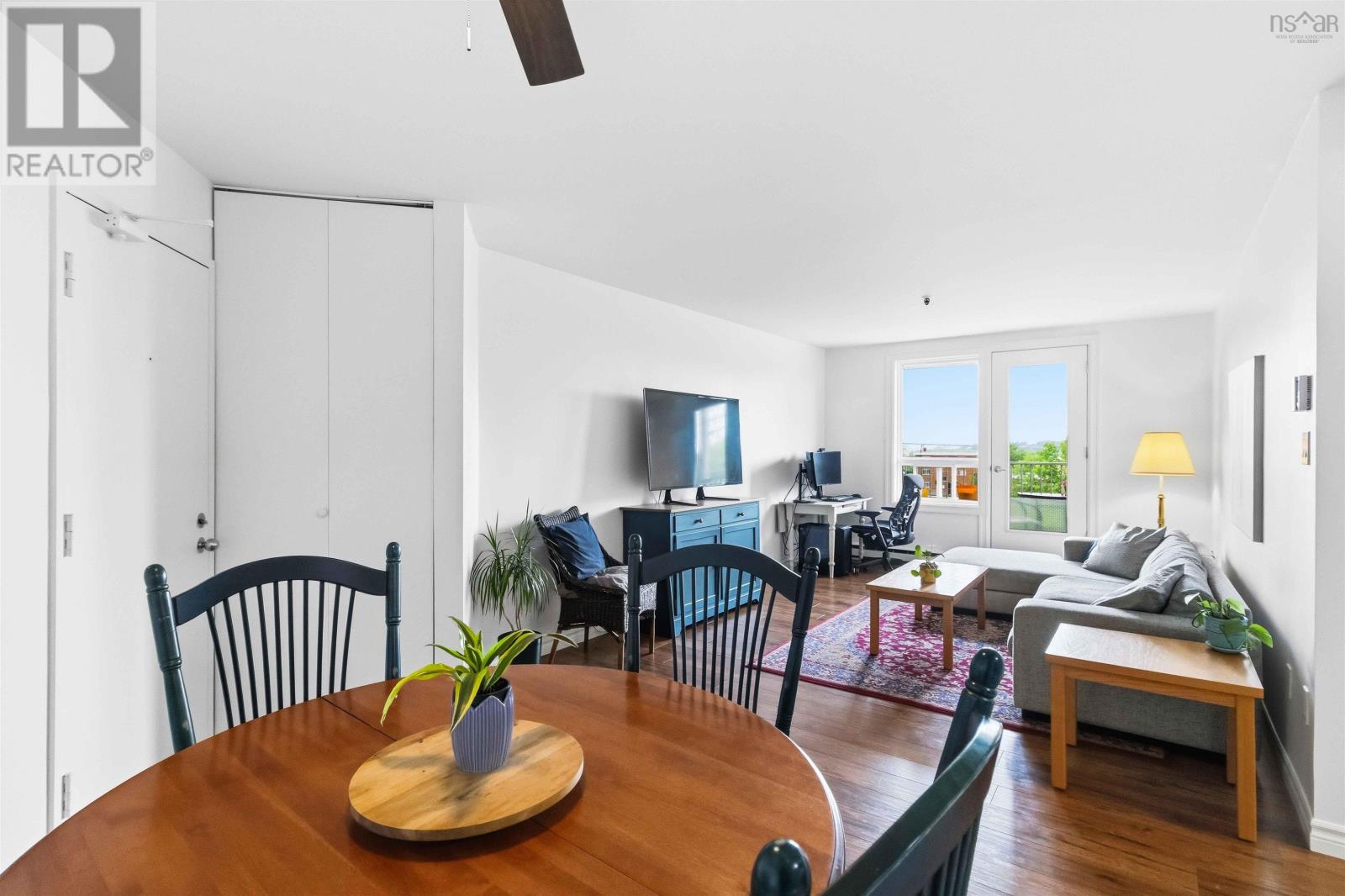 230 281 Windmill Road Property Photo 1