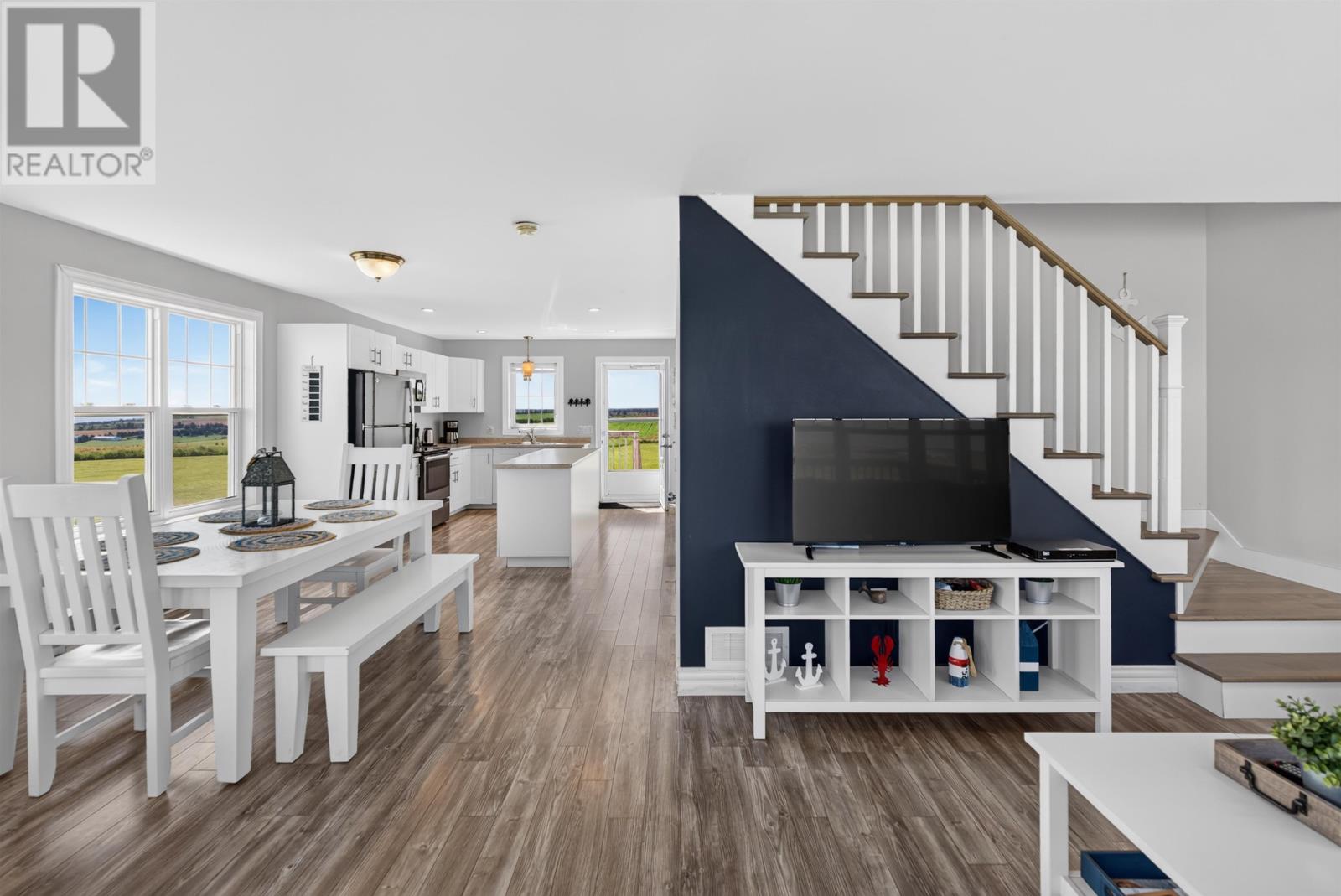 222 Camelot Property Photo 15