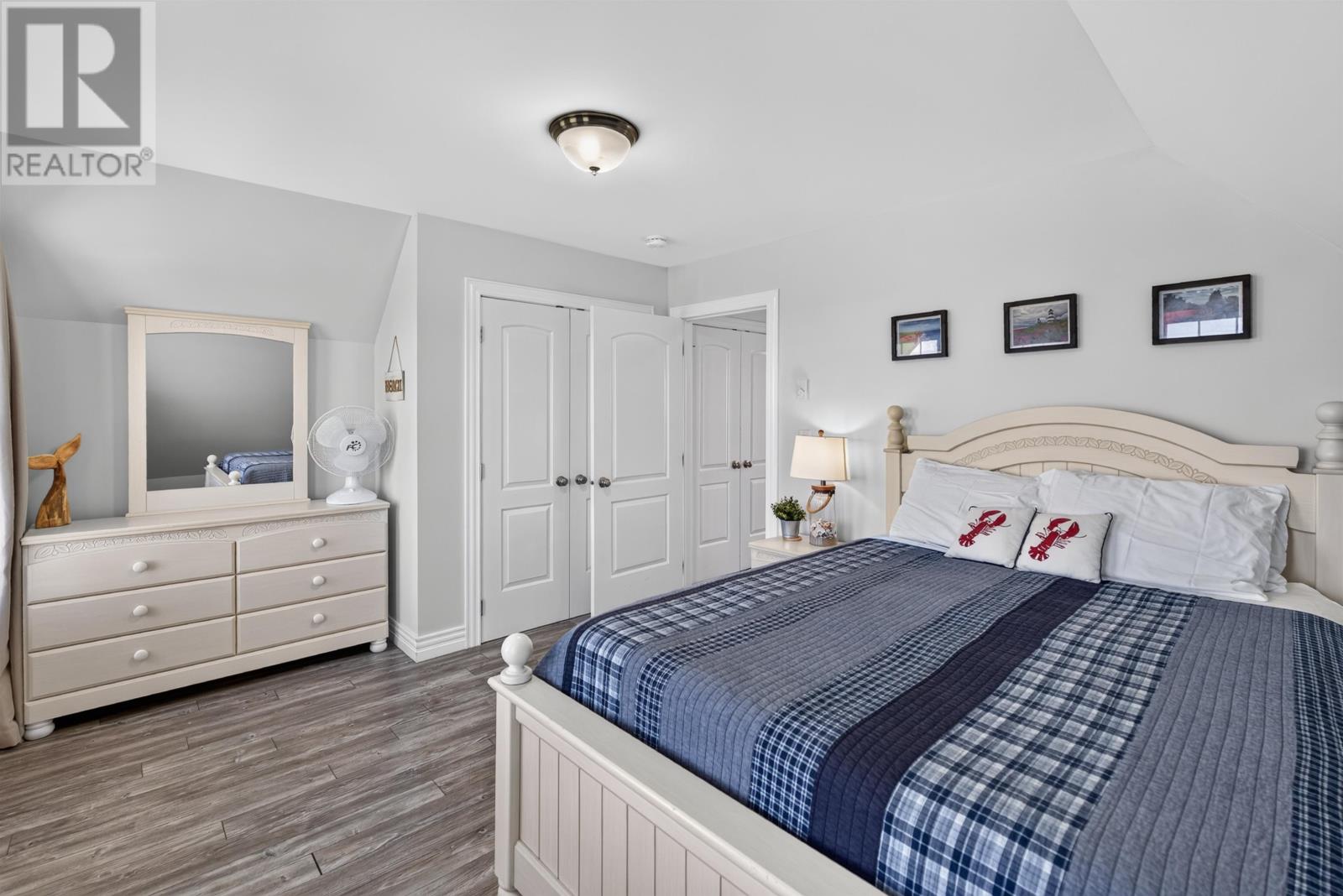 222 Camelot Property Photo 26