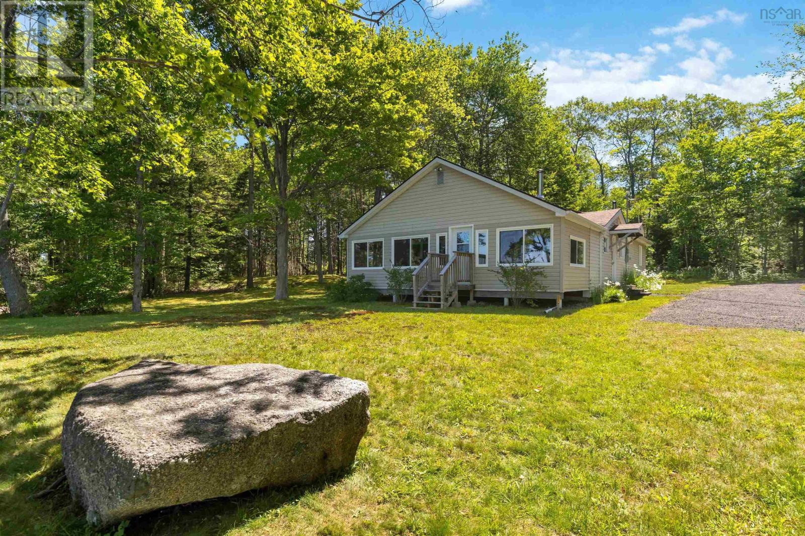 3021 Sissiboo Road Property Photo 1