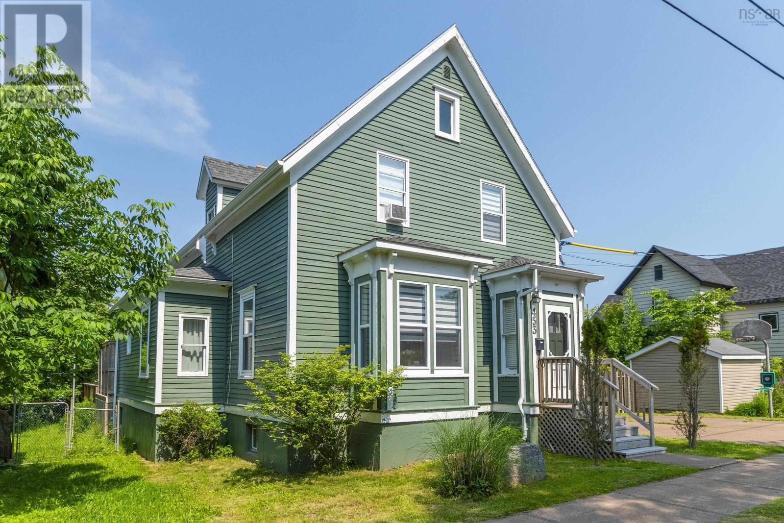453 Pleasant Street Property Photo 1