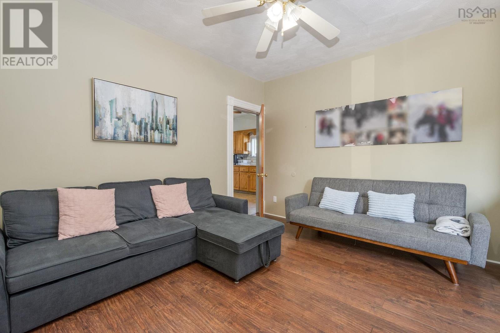 453 Pleasant Street Property Photo 10