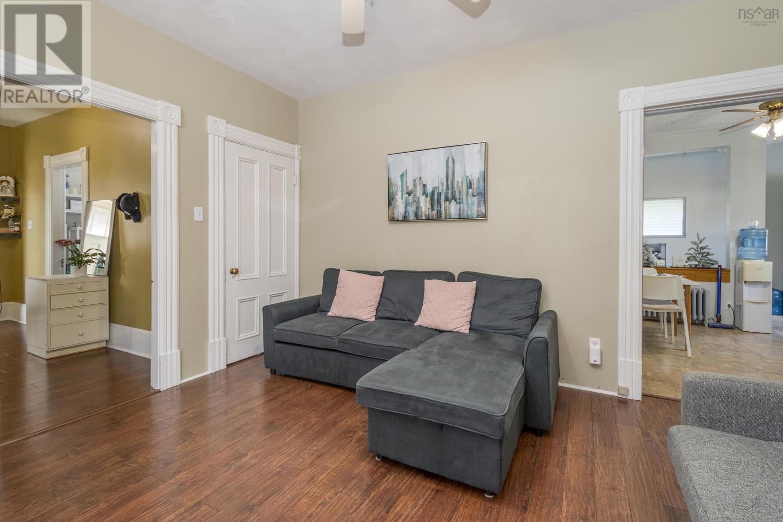 453 Pleasant Street Property Photo 11