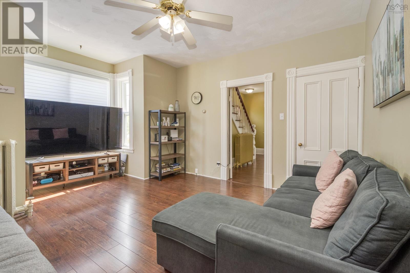 453 Pleasant Street Property Photo 12