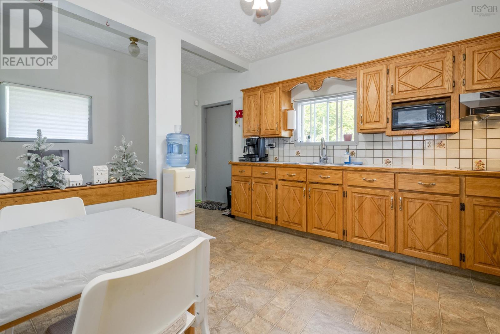 453 Pleasant Street Property Photo 20
