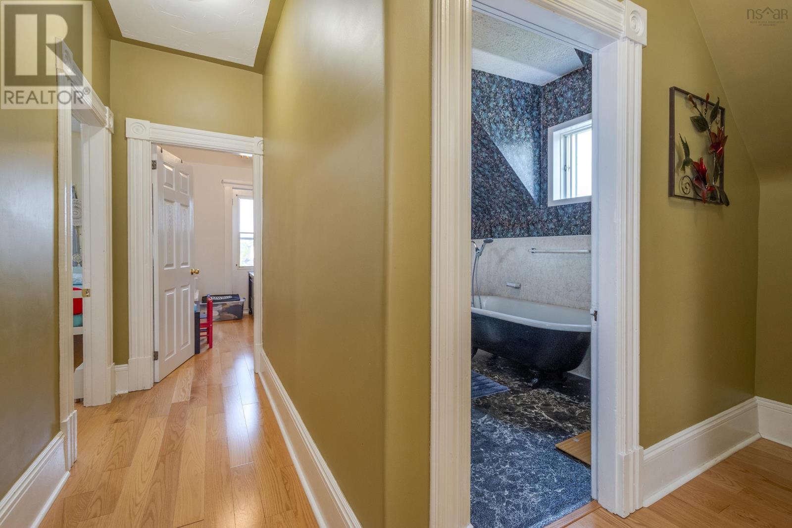 453 Pleasant Street Property Photo 24