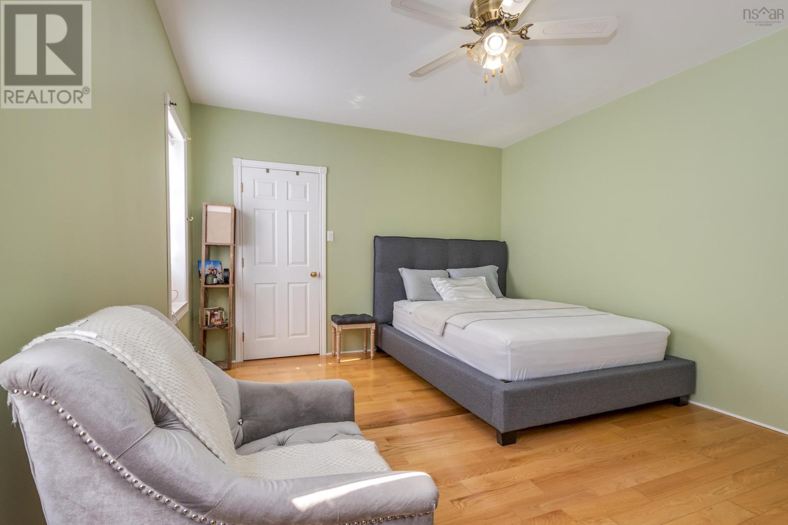 453 Pleasant Street Property Photo 25