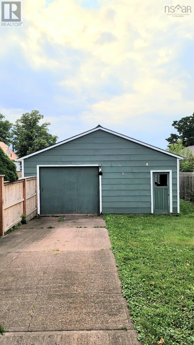 453 Pleasant Street Property Photo 49
