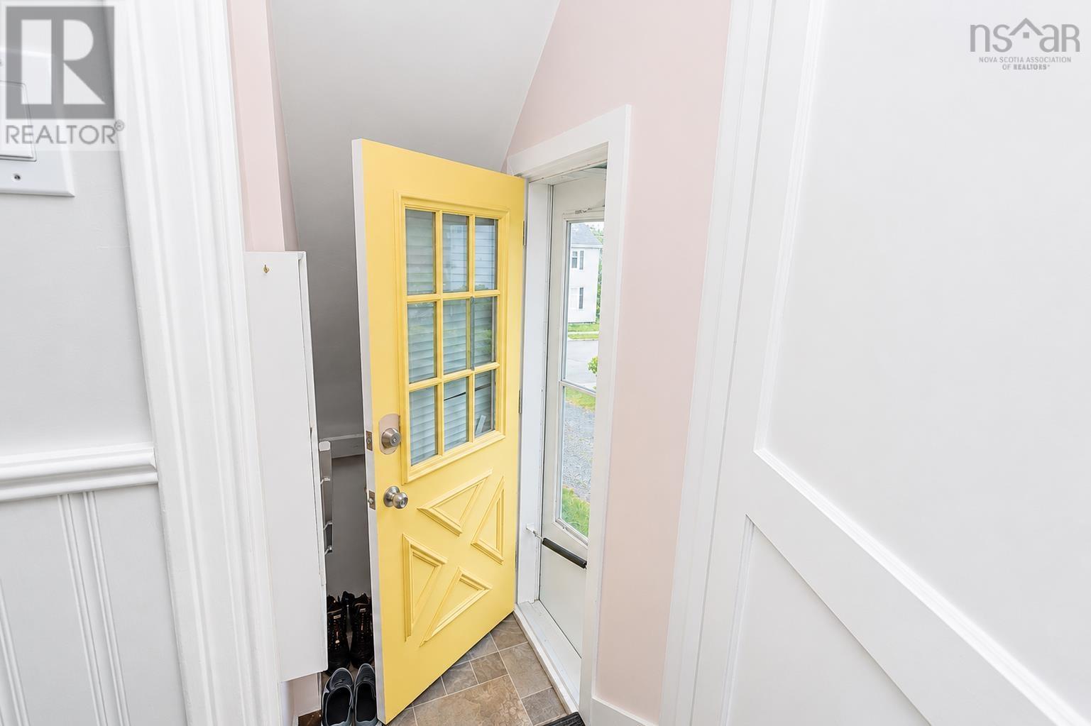 63 Sutherland Street Property Photo 6
