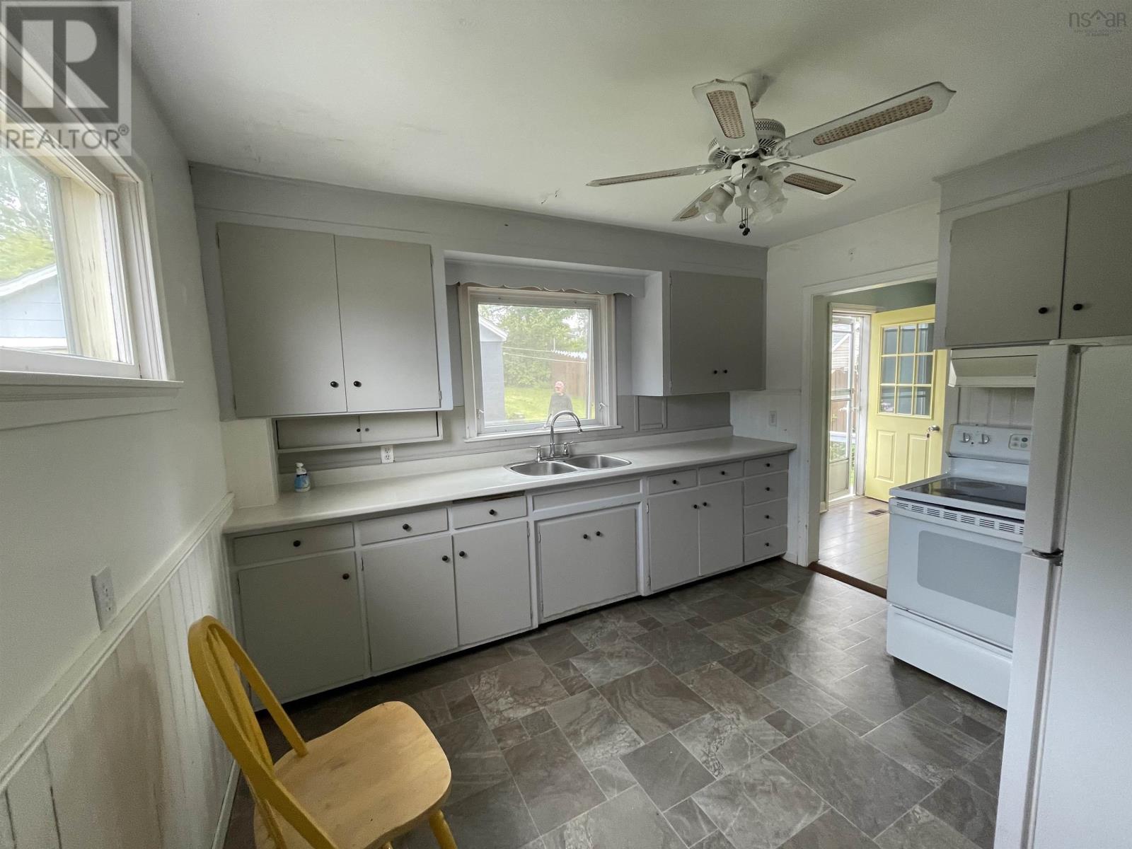 63 Sutherland Street Property Photo 11