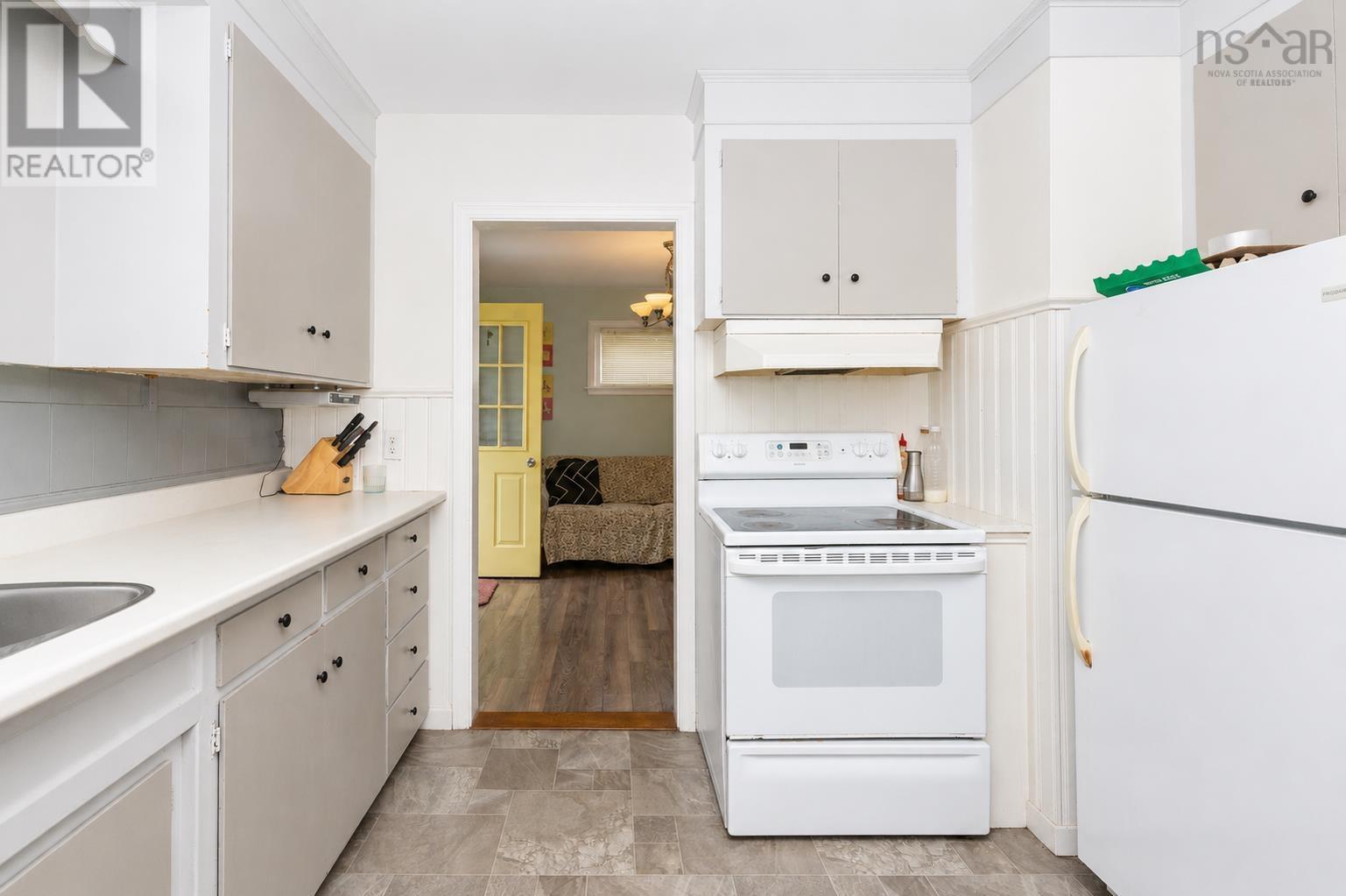 63 Sutherland Street Property Photo 13