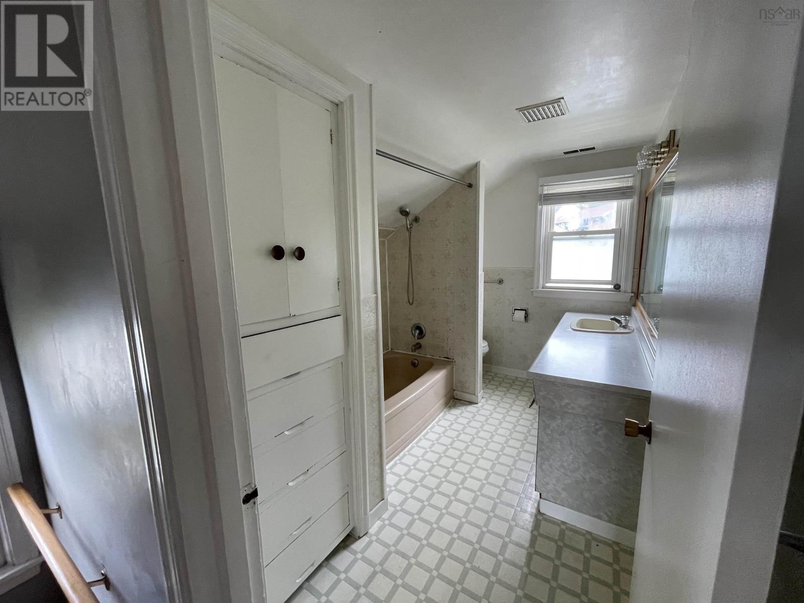 63 Sutherland Street Property Photo 22