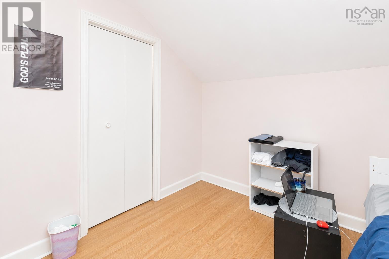63 Sutherland Street Property Photo 29
