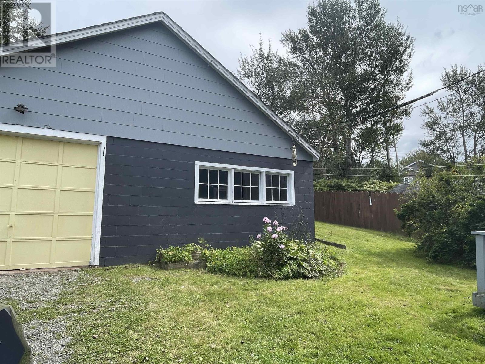 63 Sutherland Street Property Photo 37