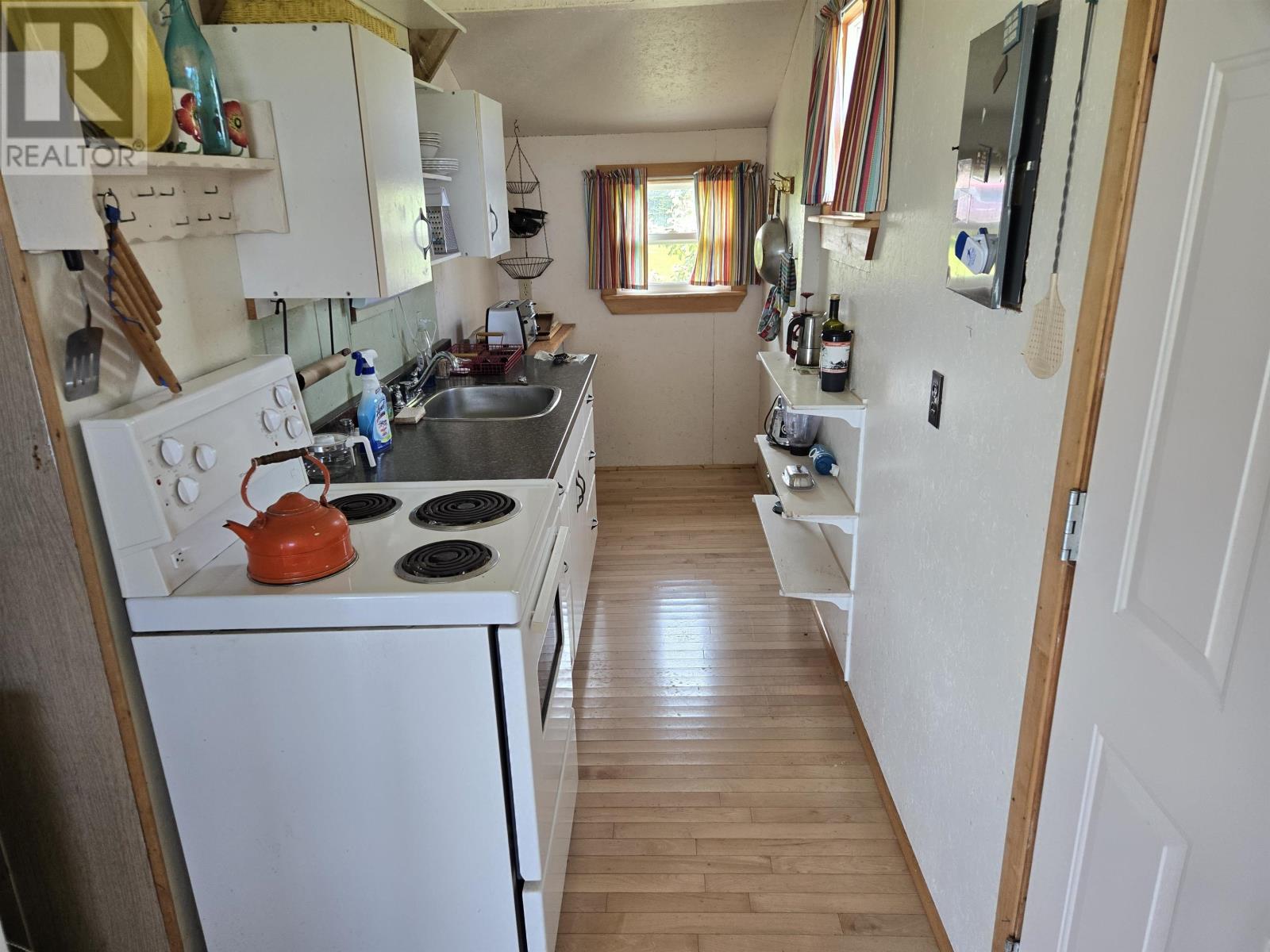 44 Summer Village Road Property Photo 10
