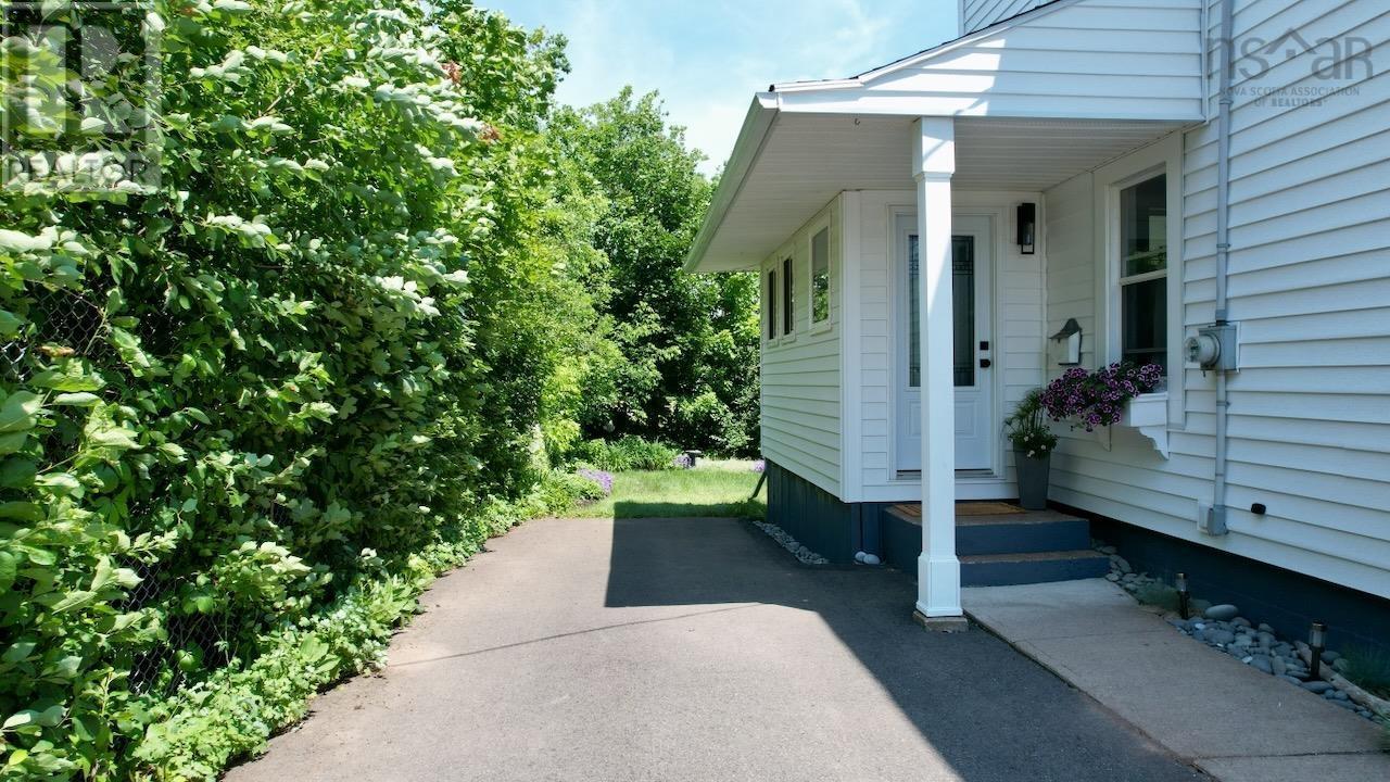 29 River Avenue Property Photo 8