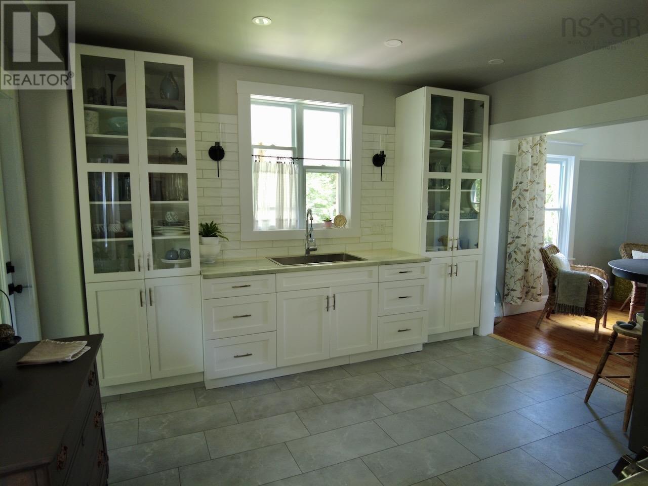 29 River Avenue Property Photo 15