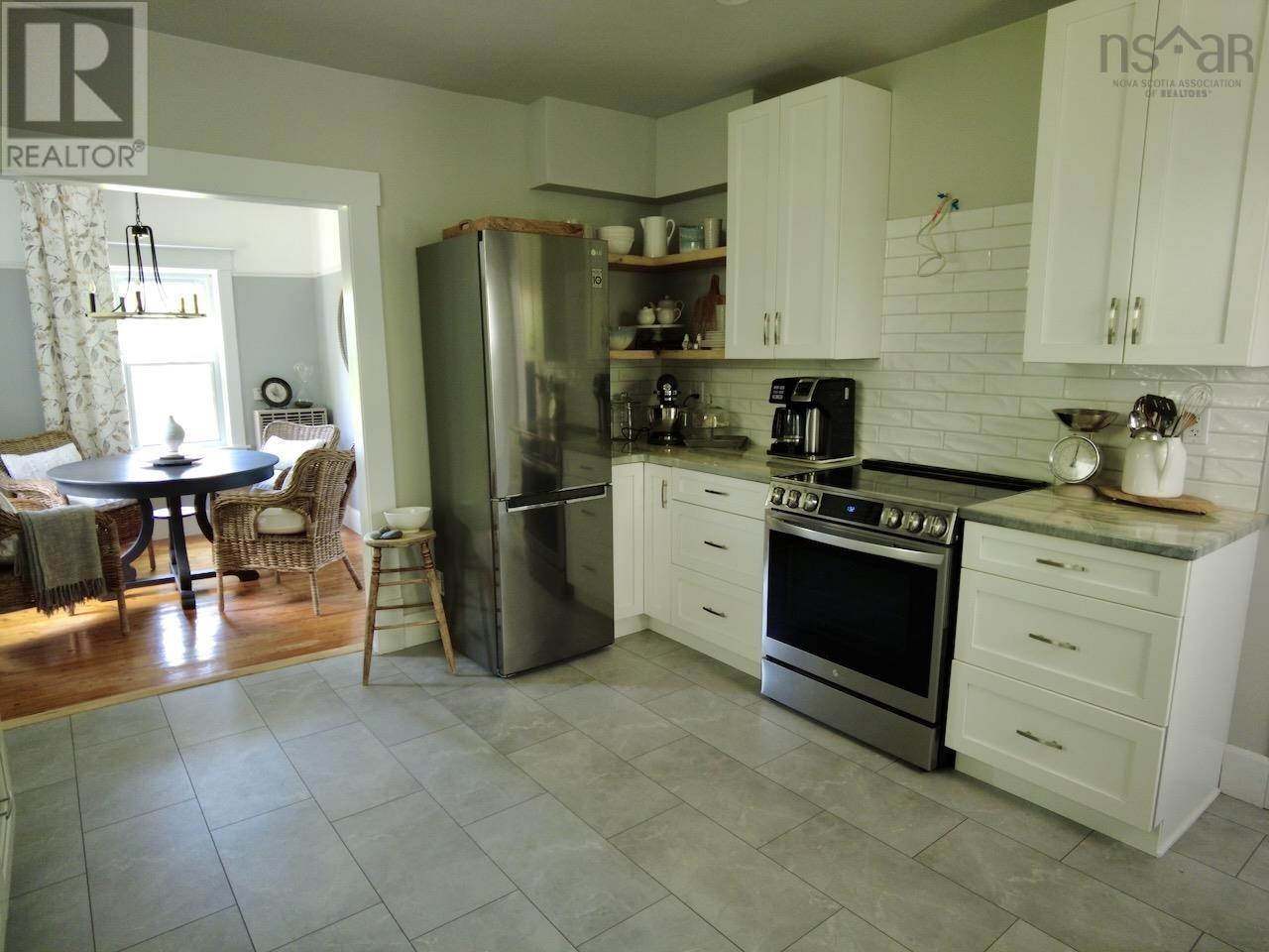 29 River Avenue Property Photo 16