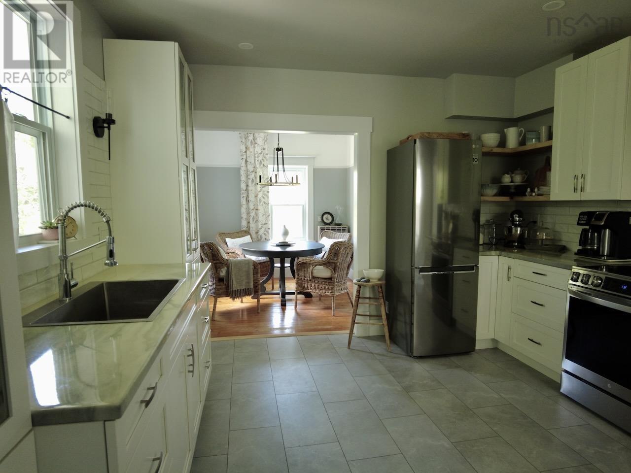 29 River Avenue Property Photo 18