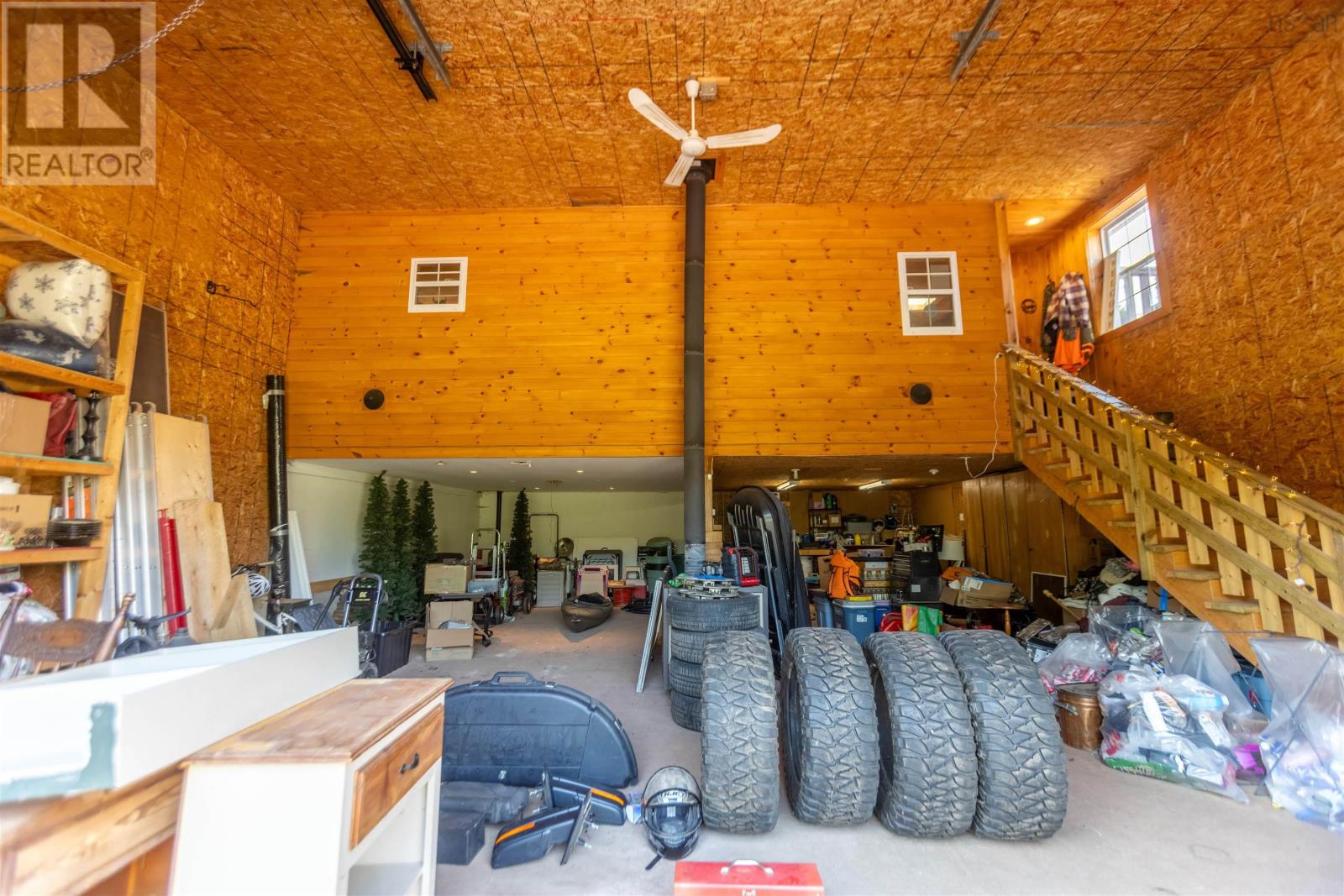 17917 Highway 2 Property Photo 44