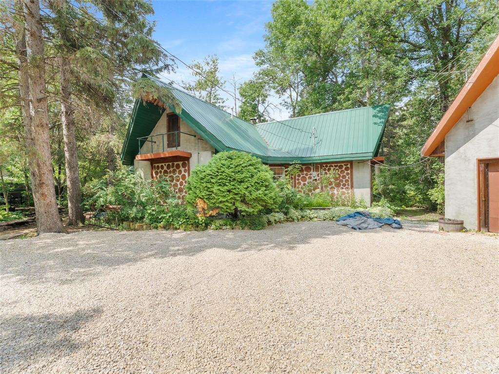 65 River Road N Property Photo 2