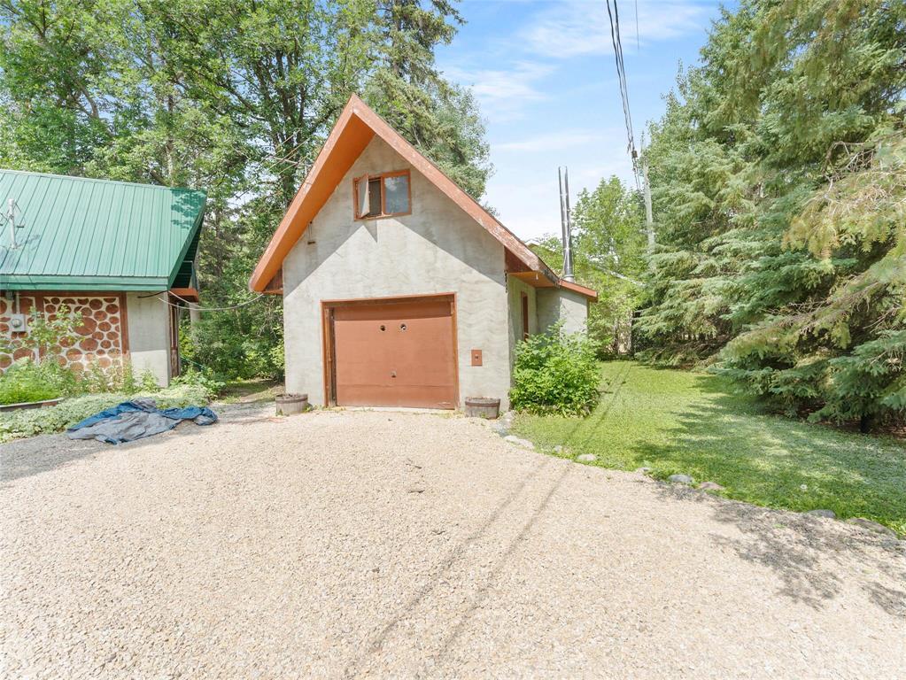 65 River Road N Property Photo 4
