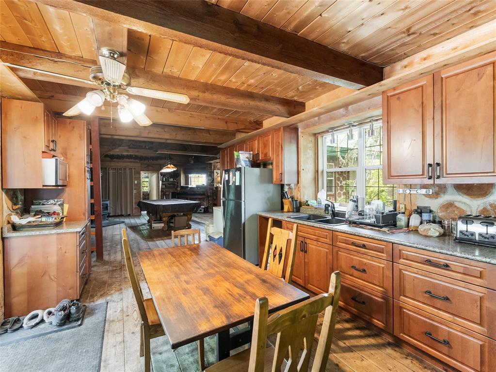 65 River Road N Property Photo 19