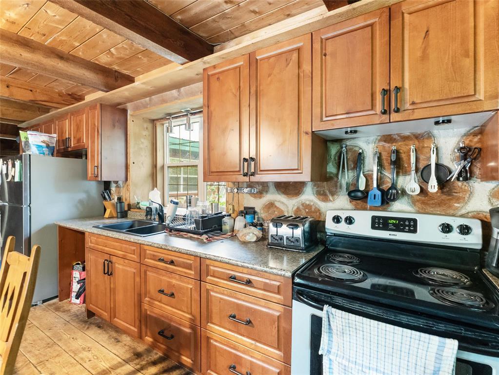 65 River Road N Property Photo 20
