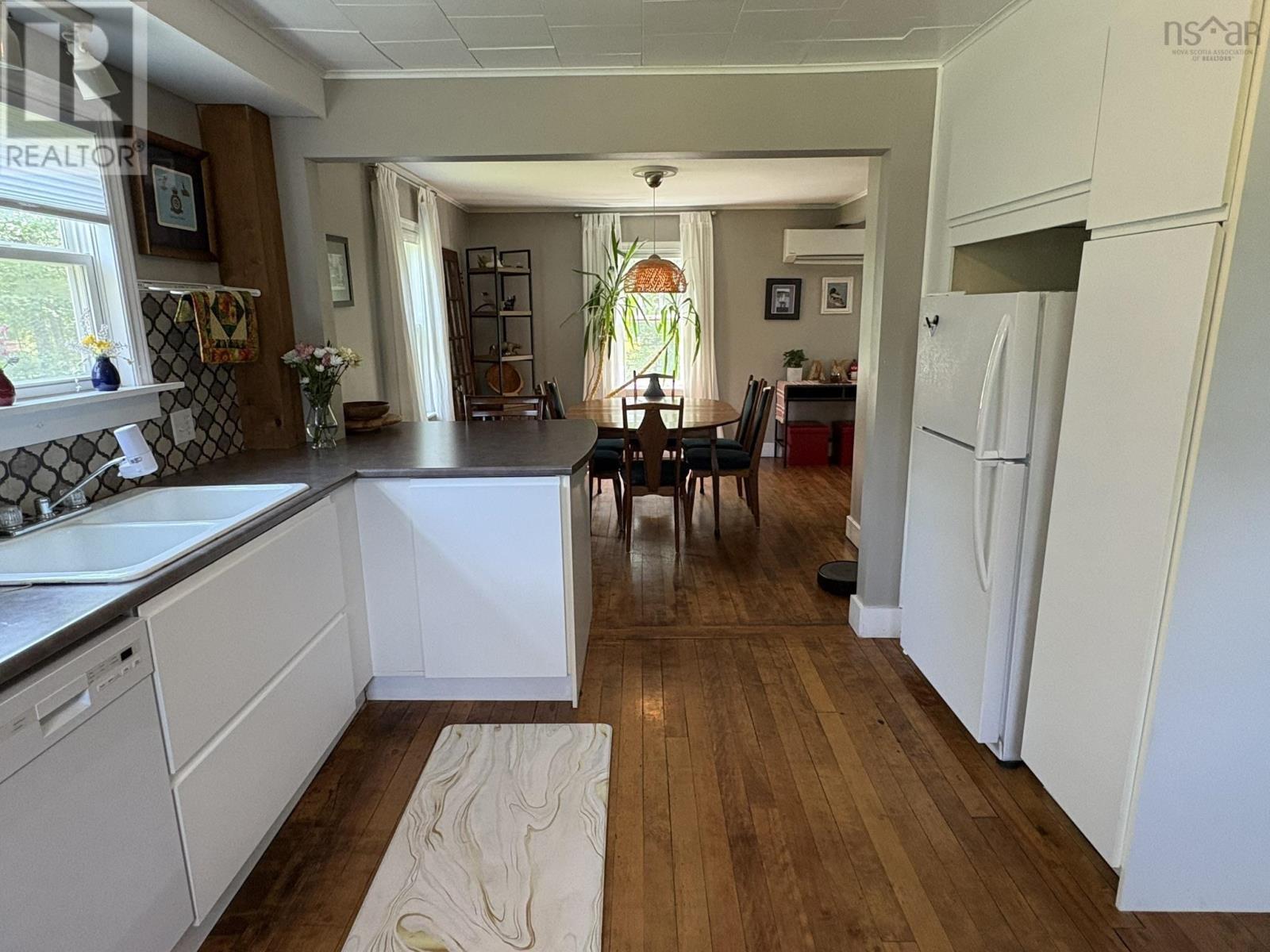 86 Maple Avenue Property Photo 9