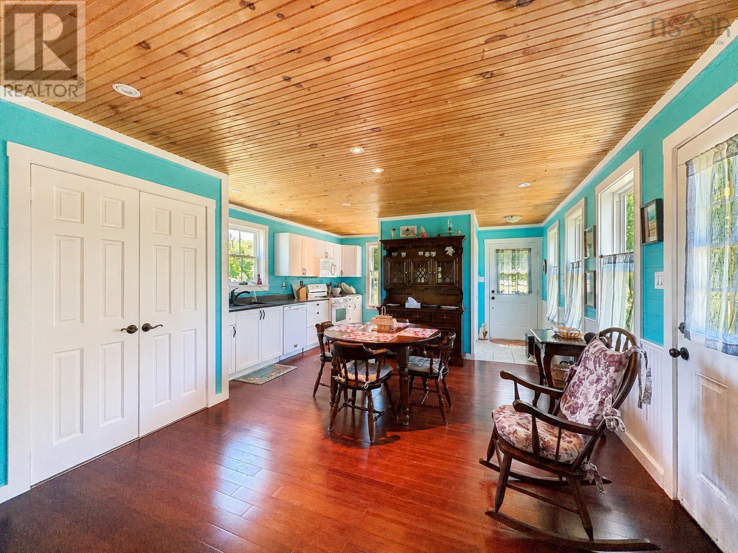 29616 Cabot Trail Property Photo 4