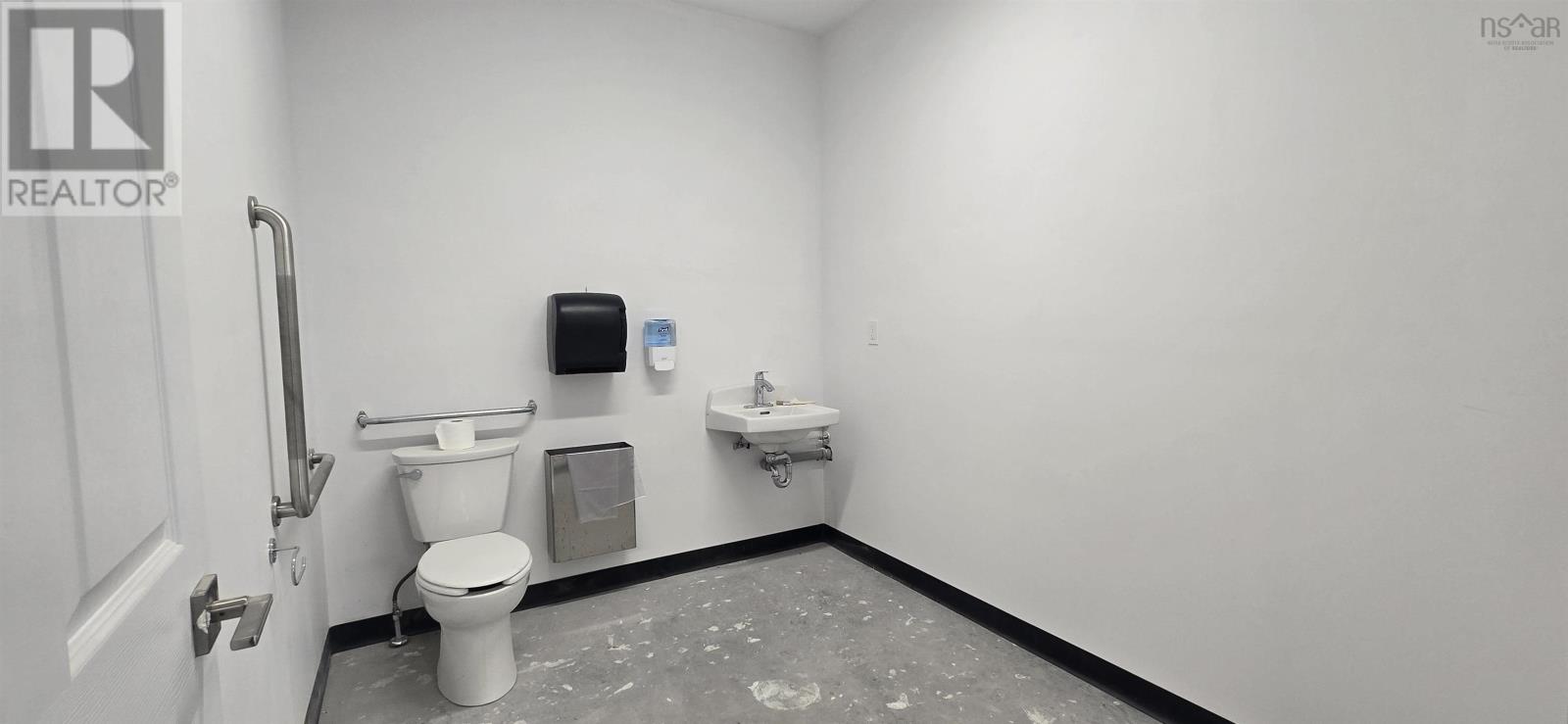 3 1121 Bridge Street Property Photo 4