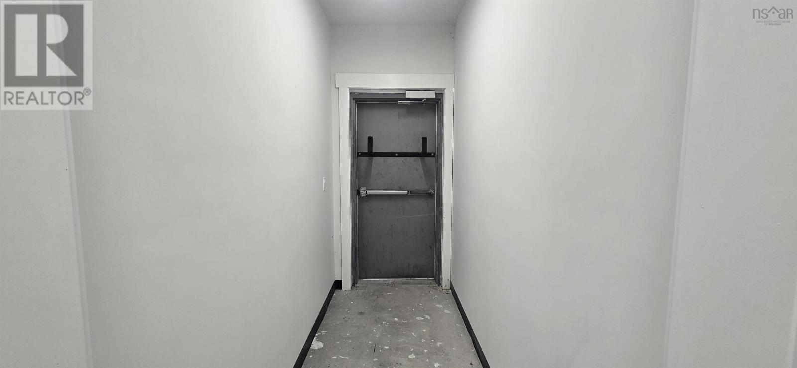 3 1121 Bridge Street Property Photo 5