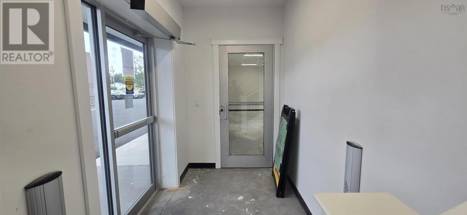 3 1121 Bridge Street Property Photo 11