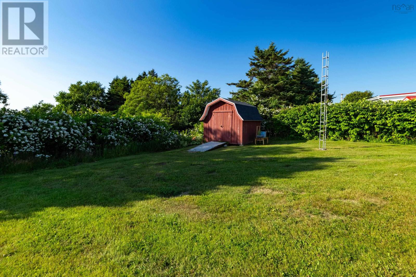 1813 Highway 1 Property Photo 6