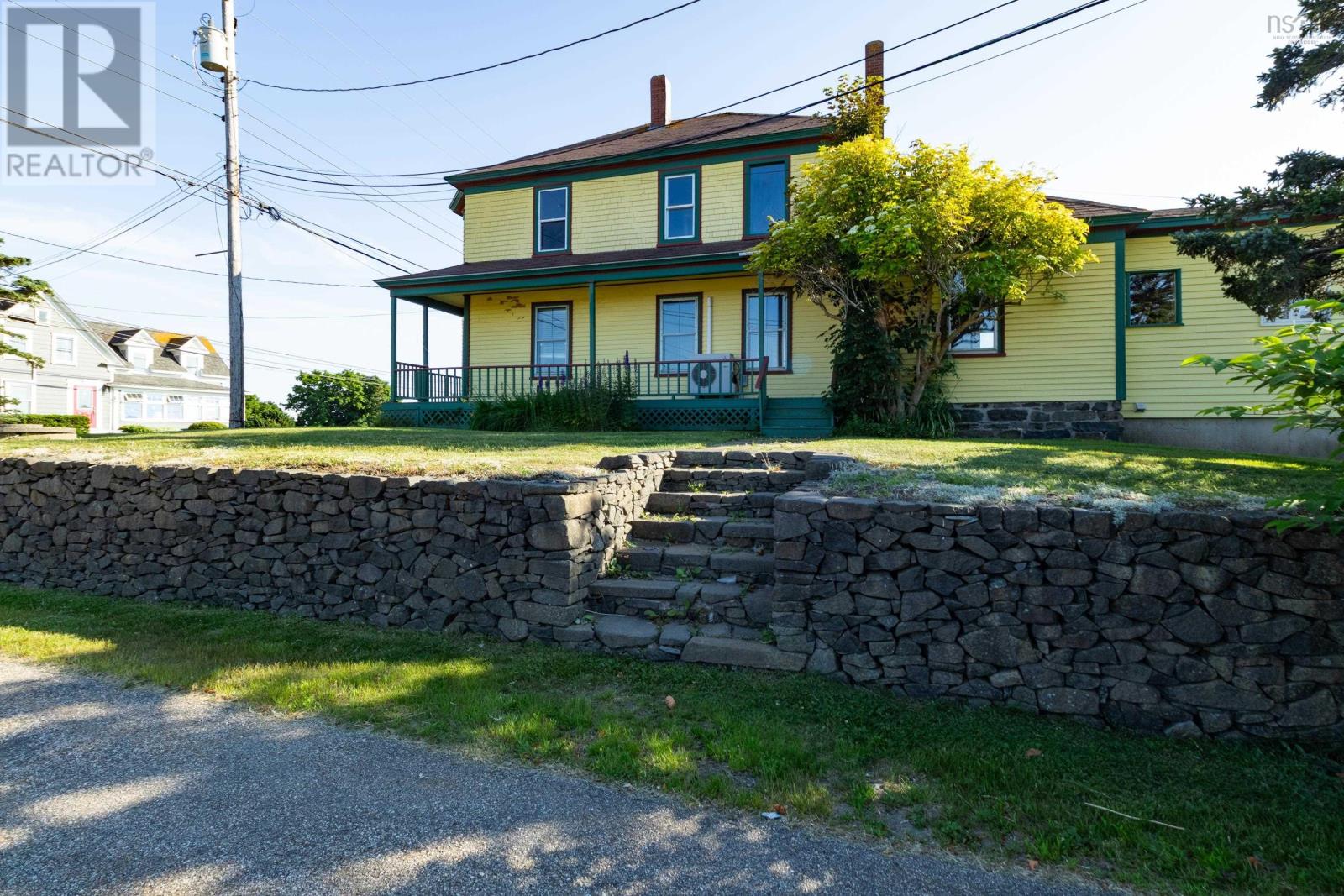 1813 Highway 1 Property Photo 8