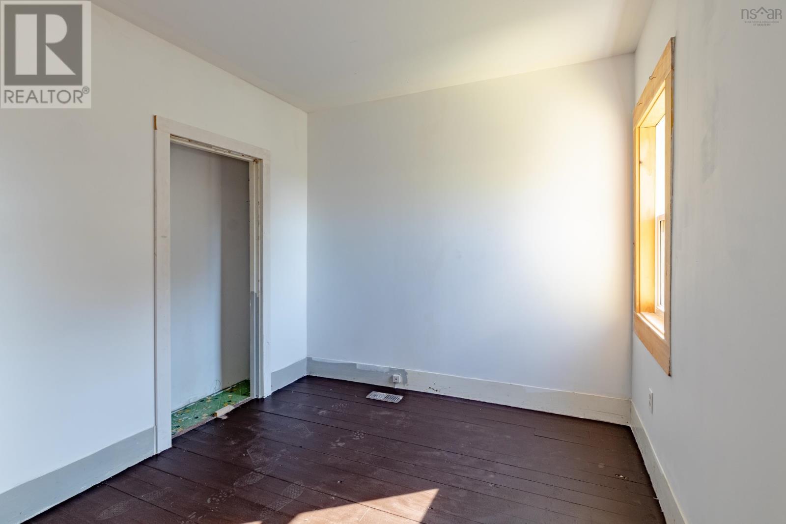 1813 Highway 1 Property Photo 17