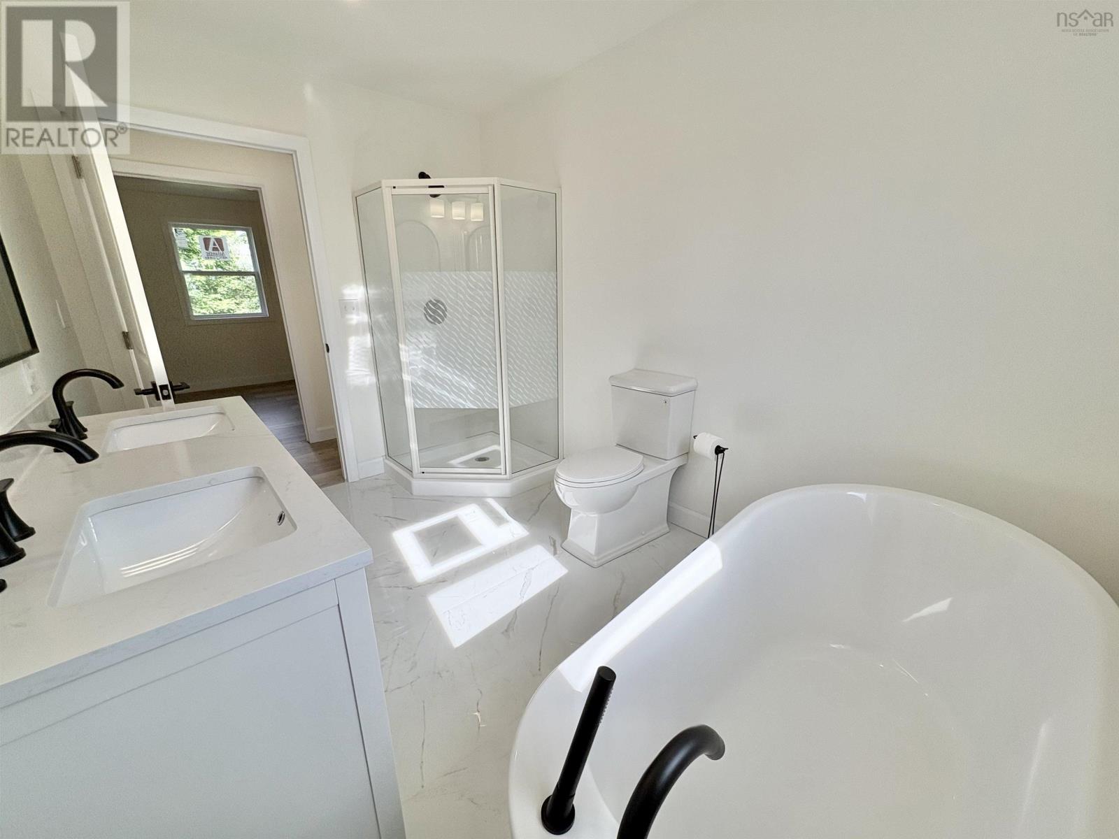 162 Sixth Street Property Photo 8