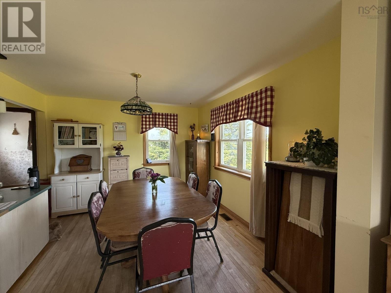 3281 Highway 6 Property Photo 2