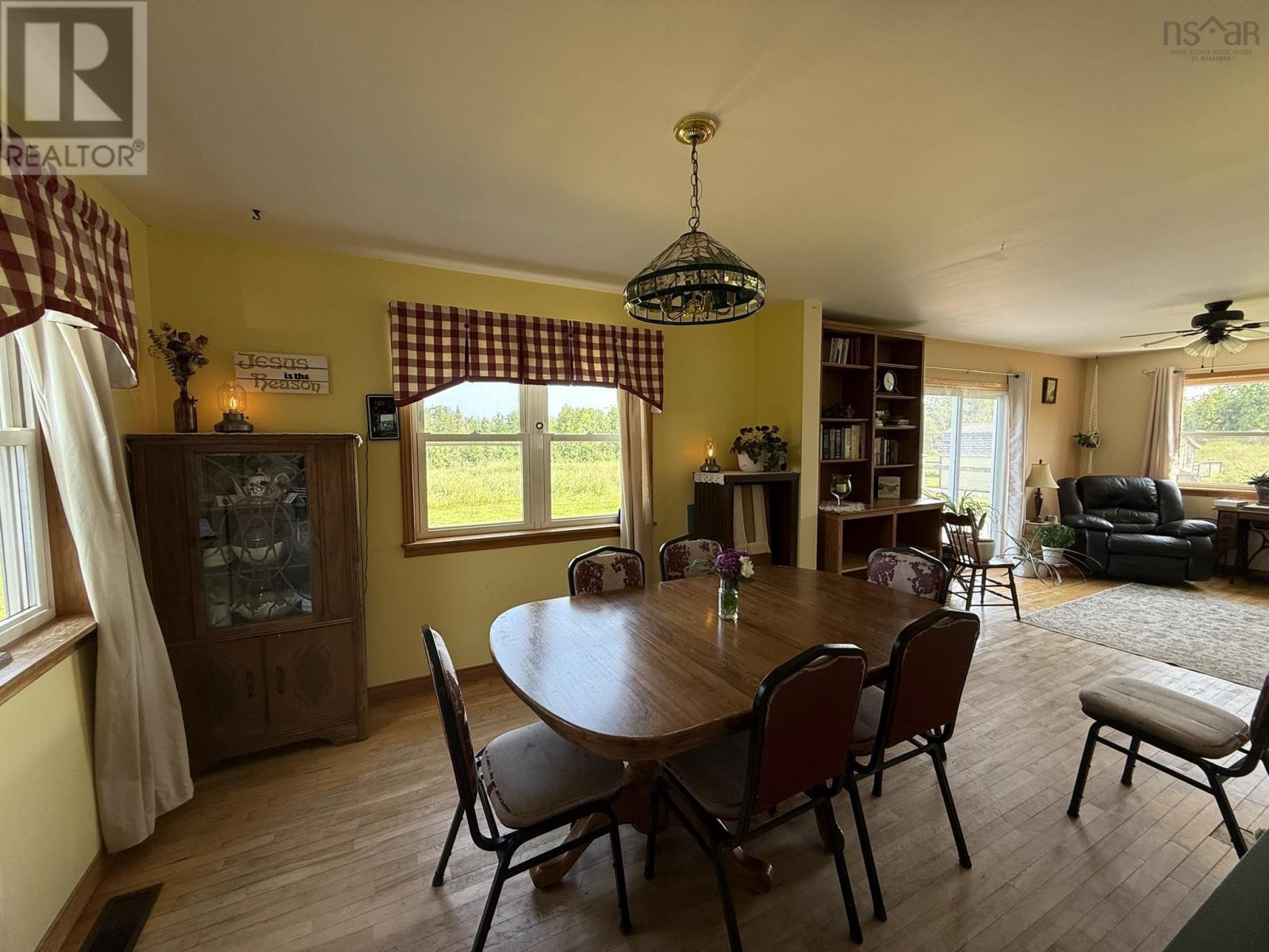 3281 Highway 6 Property Photo 4