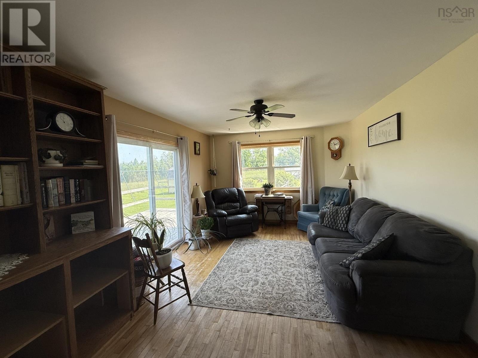 3281 Highway 6 Property Photo 8