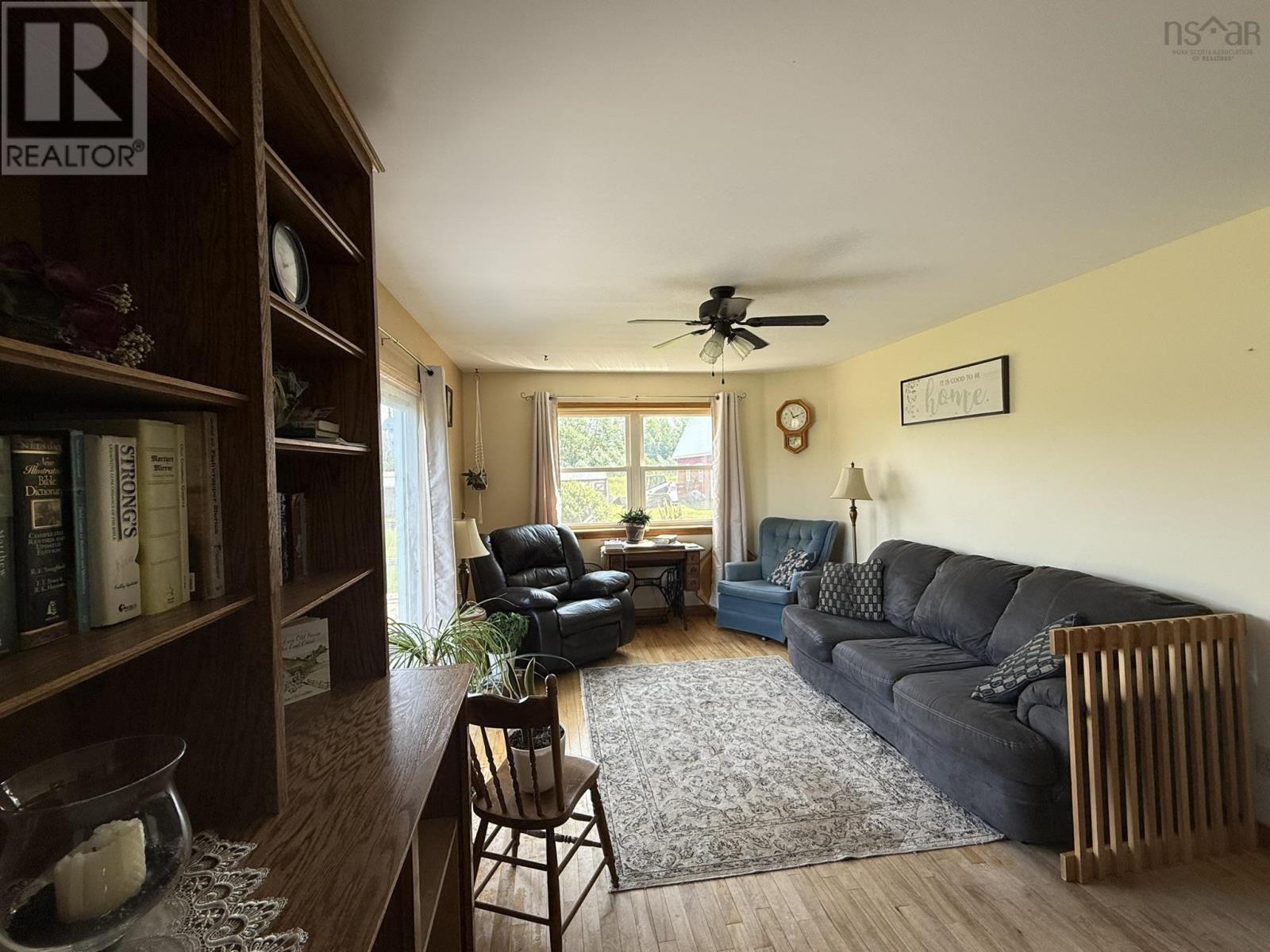 3281 Highway 6 Property Photo 11