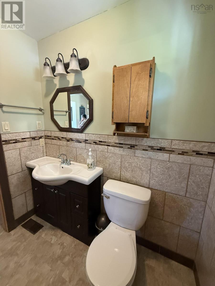 3281 Highway 6 Property Photo 15